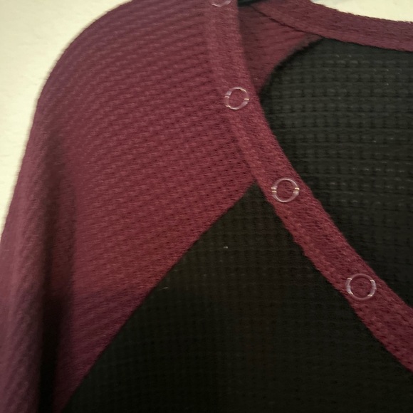 Torrid Size 1 Waffle V-Neck Henley Raglan Long Sleeve
Tee - Picture 5 of 8